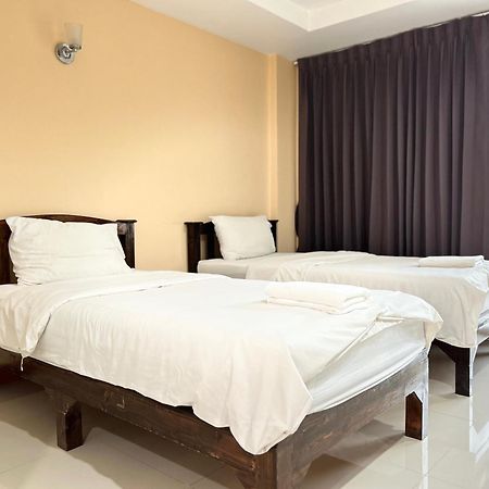 Nattidaplace Hotel Chiangmai Чиангмай Екстериор снимка