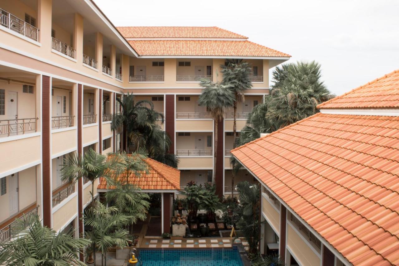 Nattidaplace Hotel Chiangmai Чиангмай Екстериор снимка