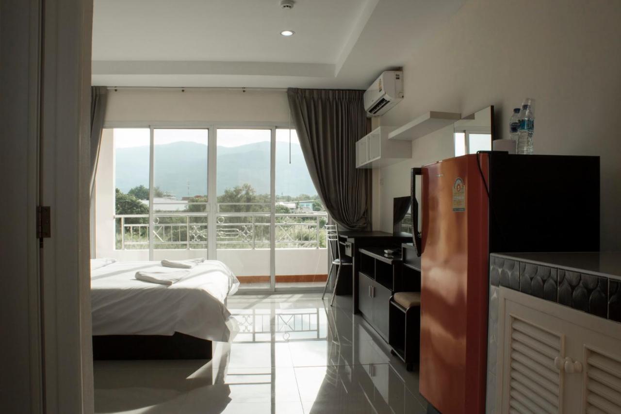 Nattidaplace Hotel Chiangmai Чиангмай Екстериор снимка