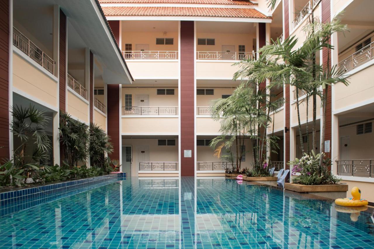 Nattidaplace Hotel Chiangmai Чиангмай Екстериор снимка
