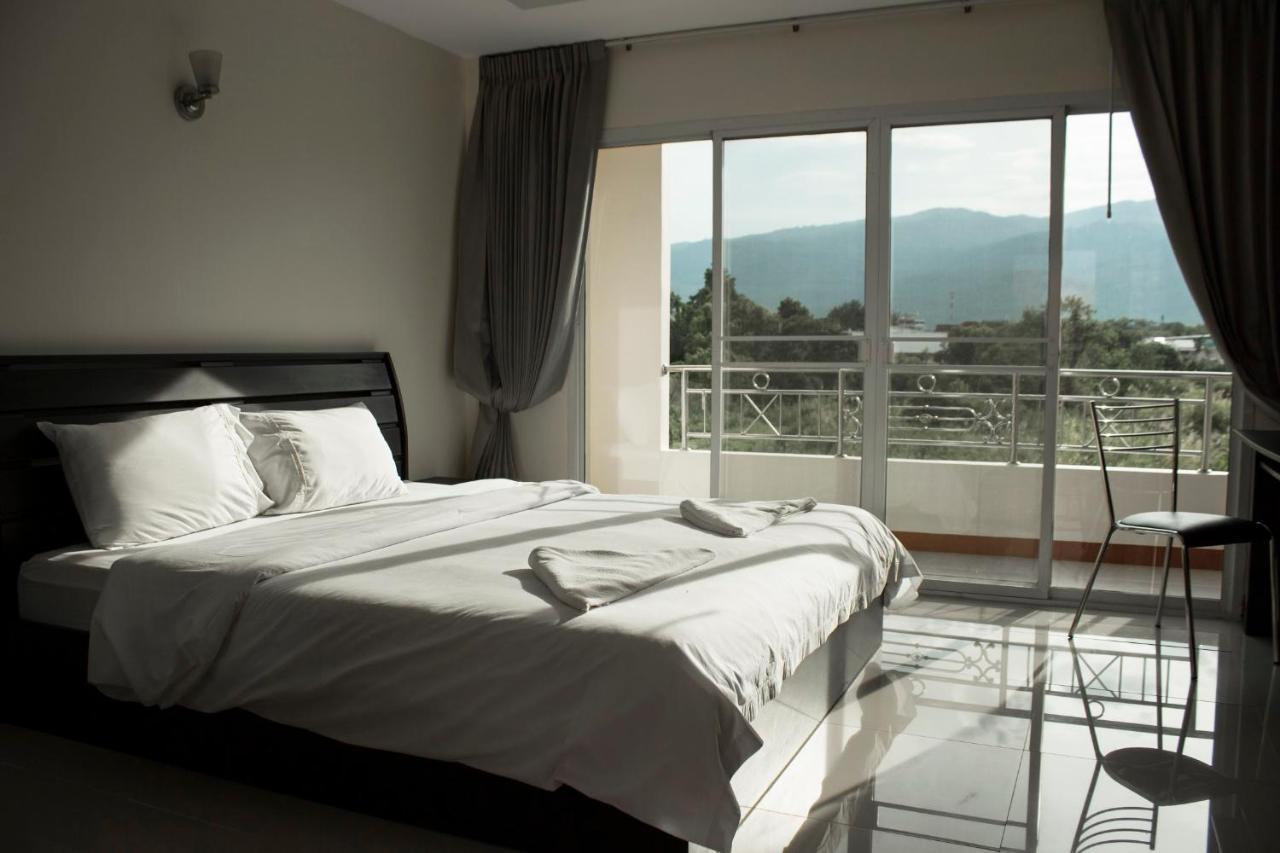 Nattidaplace Hotel Chiangmai Чиангмай Екстериор снимка