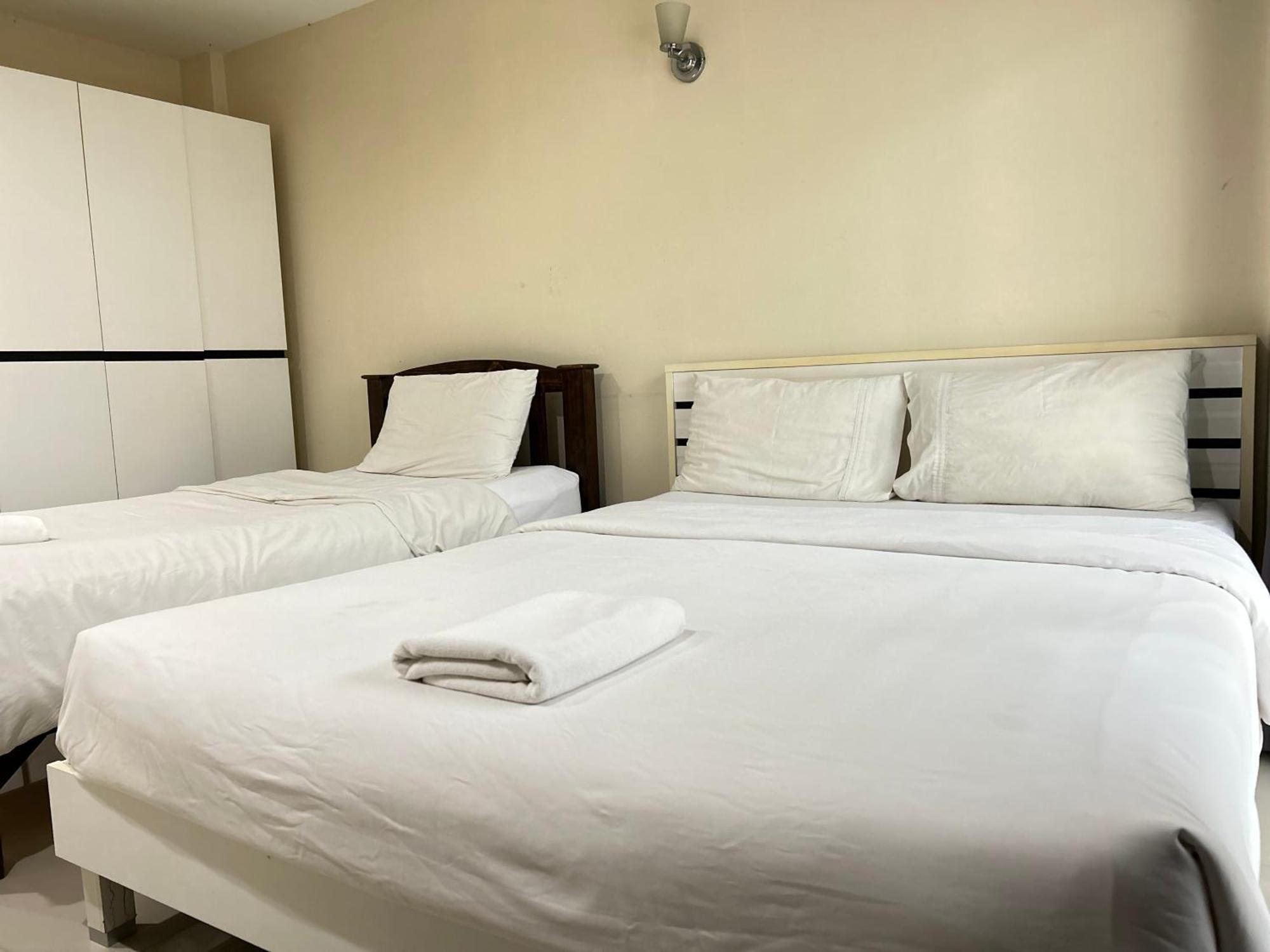 Nattidaplace Hotel Chiangmai Чиангмай Екстериор снимка