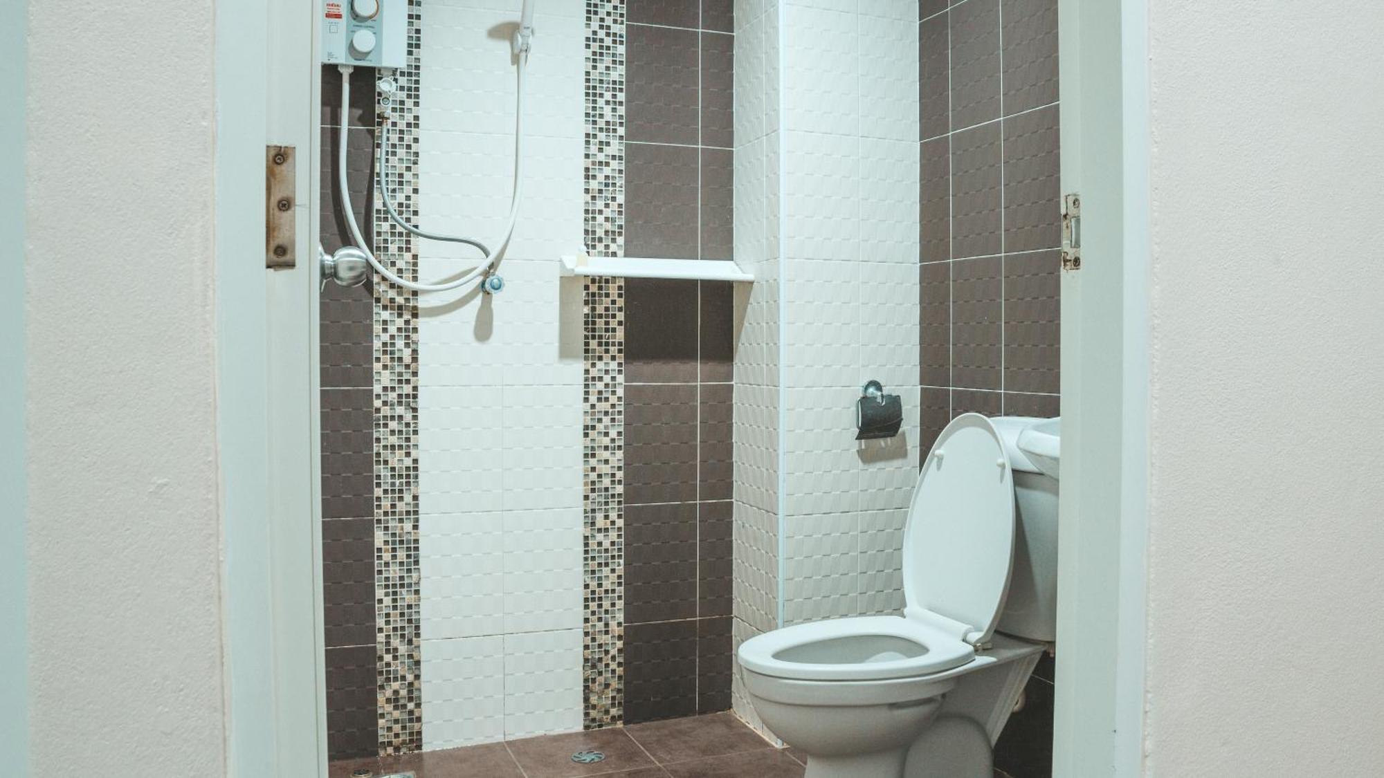 Nattidaplace Hotel Chiangmai Чиангмай Екстериор снимка